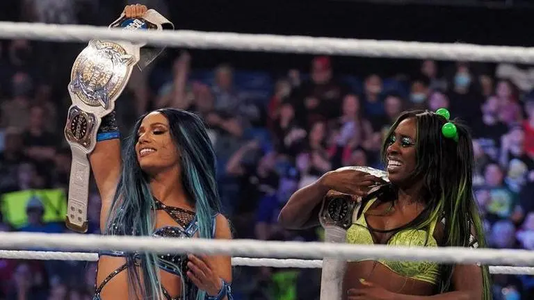 Sasha Banks and Naomi relinquish Womens' Tag Team title
