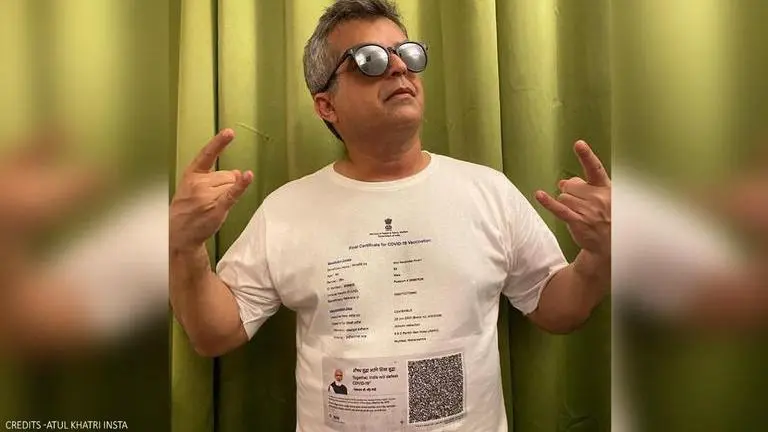 Comedian Atul Khatri prints vaccination certificate on his t-shirt for hassle-free travel Atul Khatri