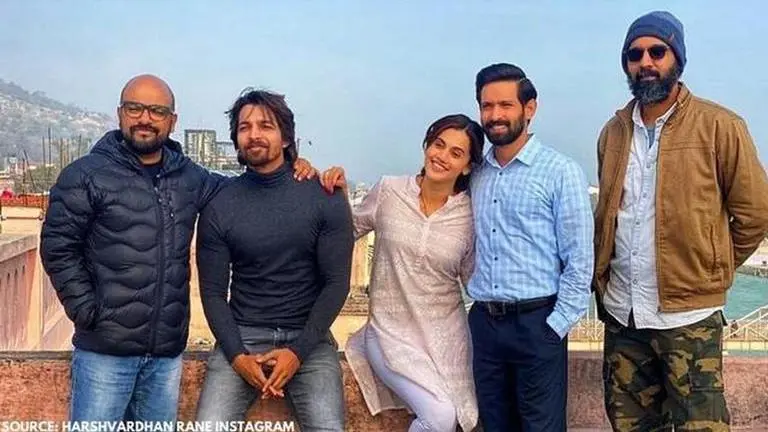 Harshvardhan Rane cleans the Ganga, urges tourists to donate used clothes; Watch video Harshvardhan Rane