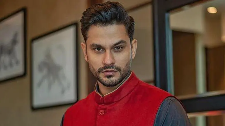 'No pain, no stain': Kunal Kemmu 'back to finish' tattoo started 3 years ago; watch video Kunal Kemmu make amendments to his old tiger face tattoo, shares video from the studio