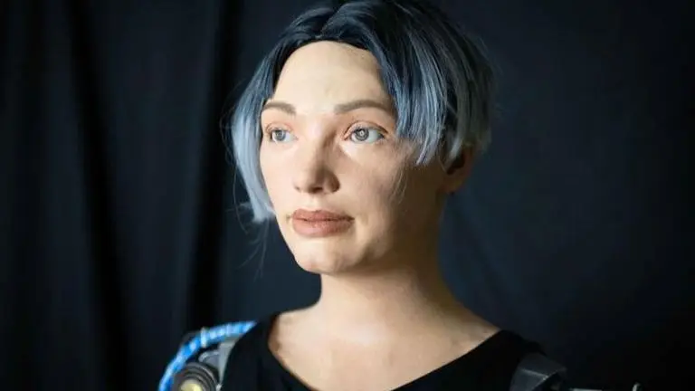 In a first, humanoid robot addresses UK's Parliament but what happened next is awkward Robot