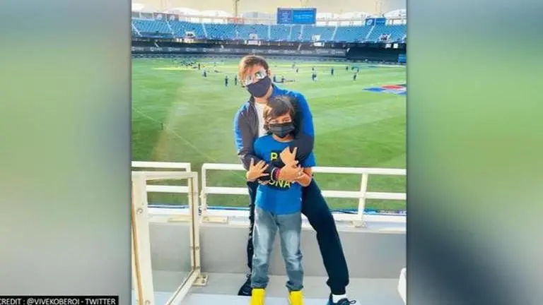 Vivek Oberoi with son at IPL