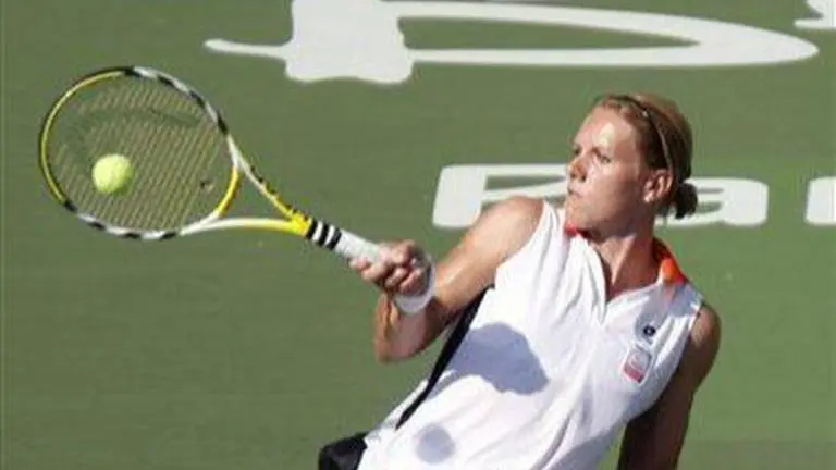 Wheelchair tennis star Vergeer finishes cancer treatment Wheelchair