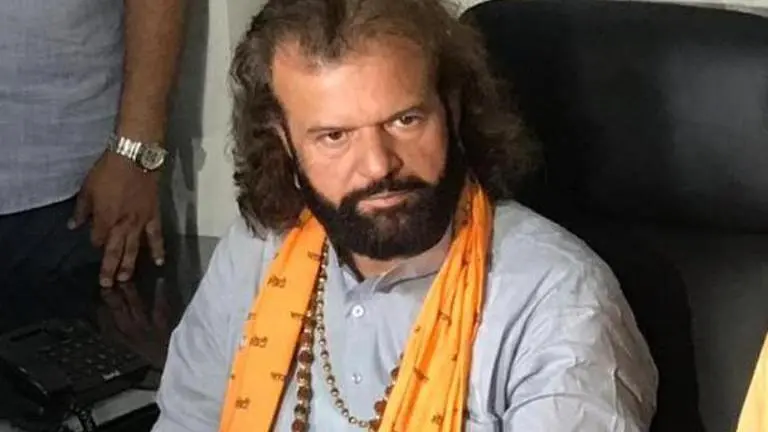 COVID-19: Delhi BJP MP asks Thaawarchand Gehlot to provide protective gears to sanitation workers coronavirus