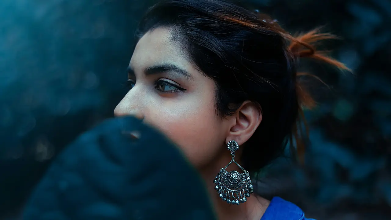 Choosing The Perfect Earrings For Your Indian Outfits: Jhumka, Chandbali And More Choosing The Perfect Earrings For Your Indian Outfits