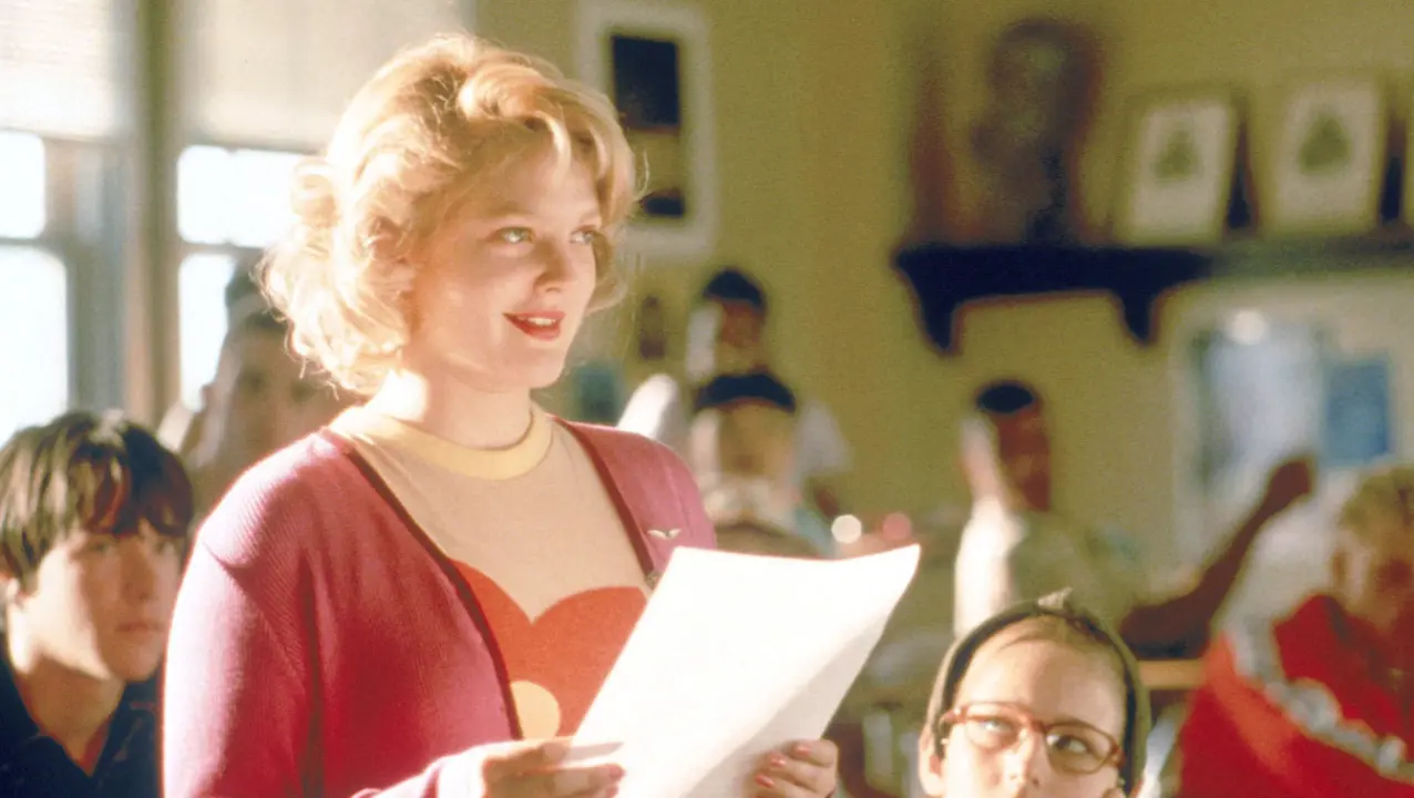 Drew Barrymore Was Asked To Tone Down Comedy In Never Been Kissed A still from Never Been Kissed