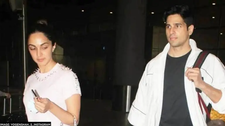 Sidharth-Kiara walk out of the airport together, smile for cameras amid wedding rumours Sidharth Malhotra