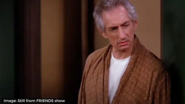 FRIENDS: How old is Mr. Heckles? Know details of this actor & his time on the show FRIENDS