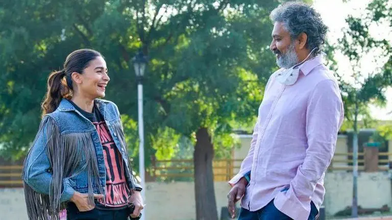 Alia Bhatt gives a glimpse from the sets of SS Rajamouli’s magnum opus 'RRR', See here alia bhatt