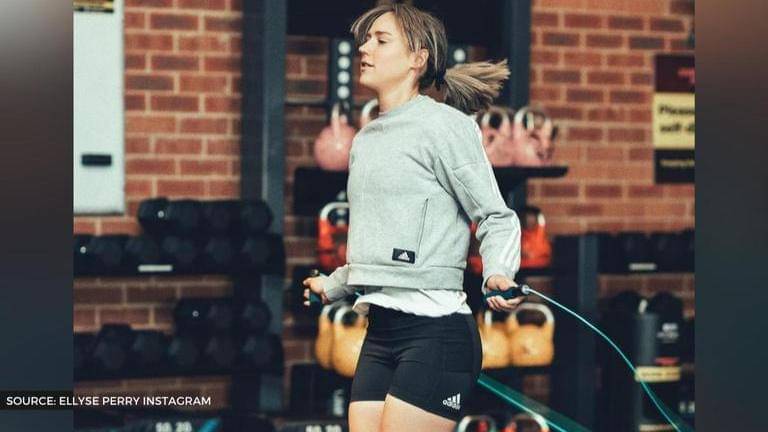 Ellyse Perry wows netizens after doing workout in top shape fashionably ...