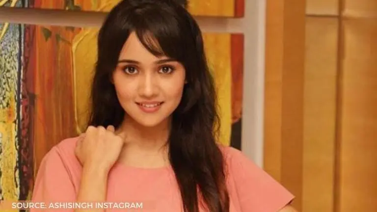 Ashi Singh’s throwback videos enacting popular movie scene will tickle your funny bones Ashi Singh