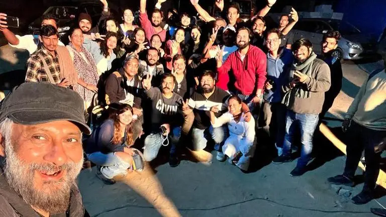 Vivek Agnihotri wraps up The Vaccine War shoot; Pallavi Joshi says, We have set new..' Vivek Agnihotri