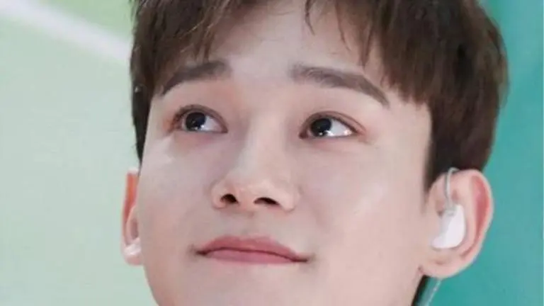 EXO's Chen is all smiles for his first military photo since enlistment; See picture Chen