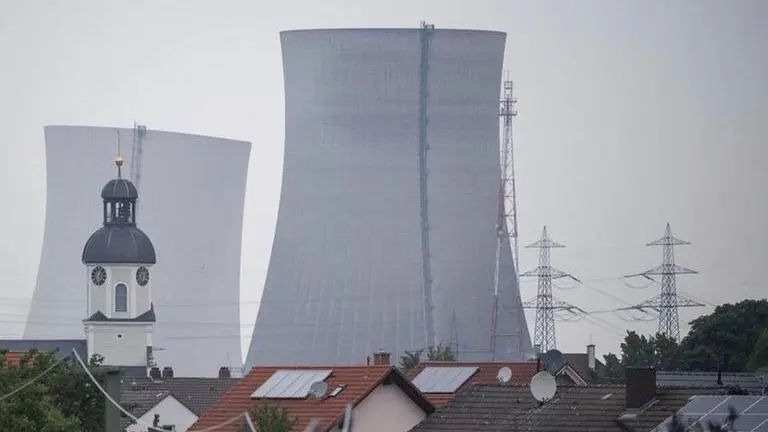 Towers of former Germany nuclear plant demolished Towers of former Germany nuclear plant demolished