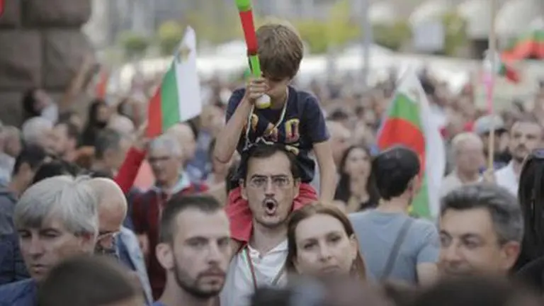 On Independence Day, Bulgarians urge govt to resign On Independence Day, Bulgarians urge govt to resign