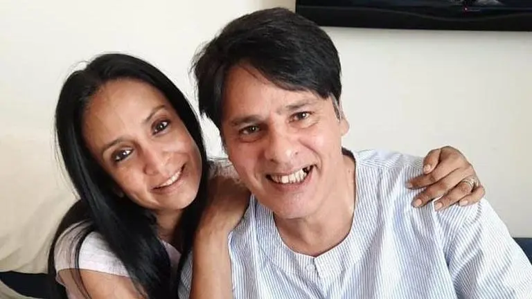 'Thank you Suchi': Rahul Roy thanks Suchitra Pillai for visiting him, shares pic Suchitra Pillai visits ailing Rahul Roy in the hospital, latter thanks with a post