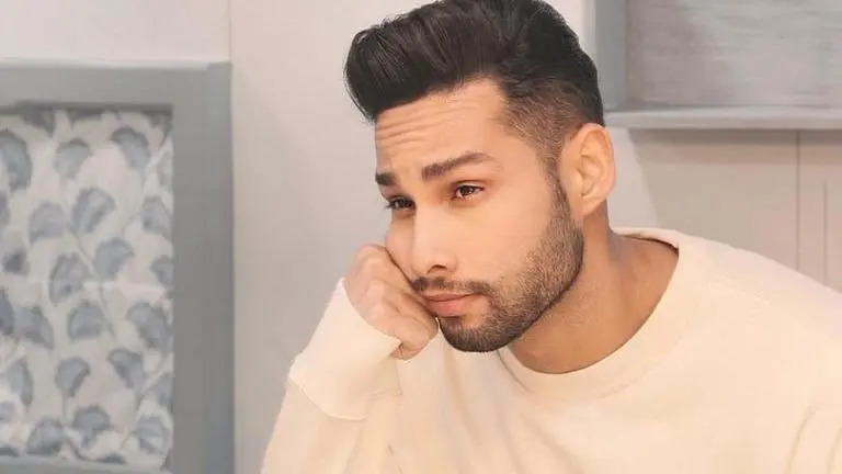 Siddhant Chaturvedi says 'Colours are for feelings' with monochrome pic Siddhant Chaturvedi