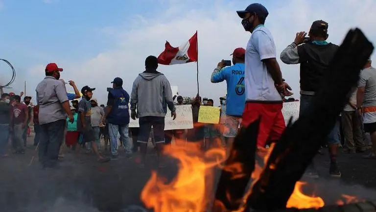 Clash between farm workers, police leaves 3 dead in Peru Clash between farm workers, police leaves 3 dead in Peru