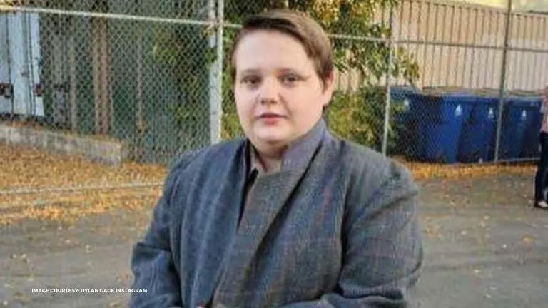 PEN15 character Gabe's storyline is winning hearts; Netizens call it 'relatable' & 'real' Pen15