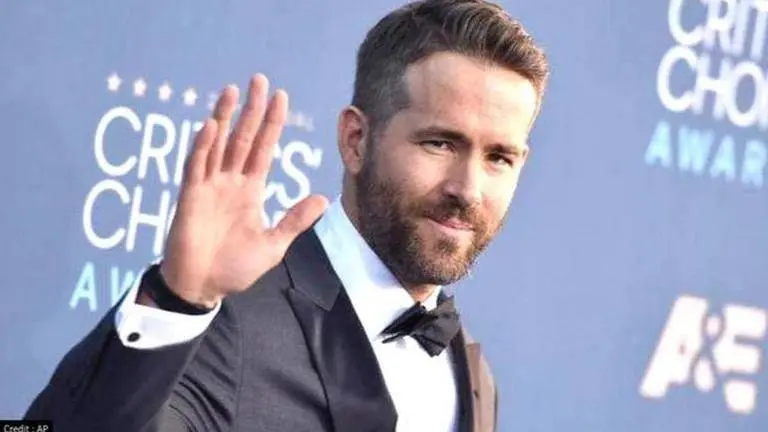 Ryan Reynolds' 'Green Lantern' not to be part of Zack Snyder's 'Justice League' In Zack Snyder's 'Justice League', Ryan Reynolds' 'Green Lantern' will not be a part
