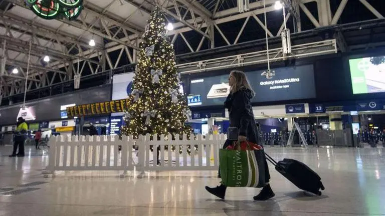 Countries begin to seal off UK amid new coronavirus variant surge