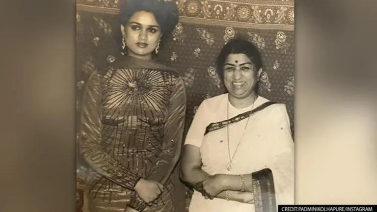 Padmini Kolhapure shares Lata Mangeshkar's old pic, says 'can feel you in the wind' padmini kohlapure