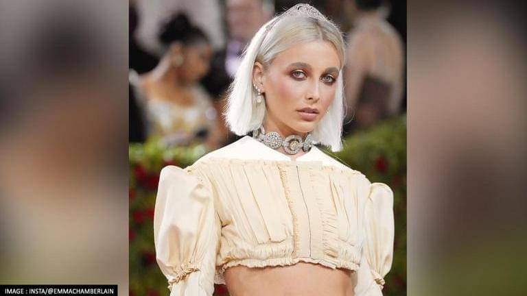 Emma chamberlain wore maharaja of patiala’s necklace to met gala 2022? Netizens unhappy