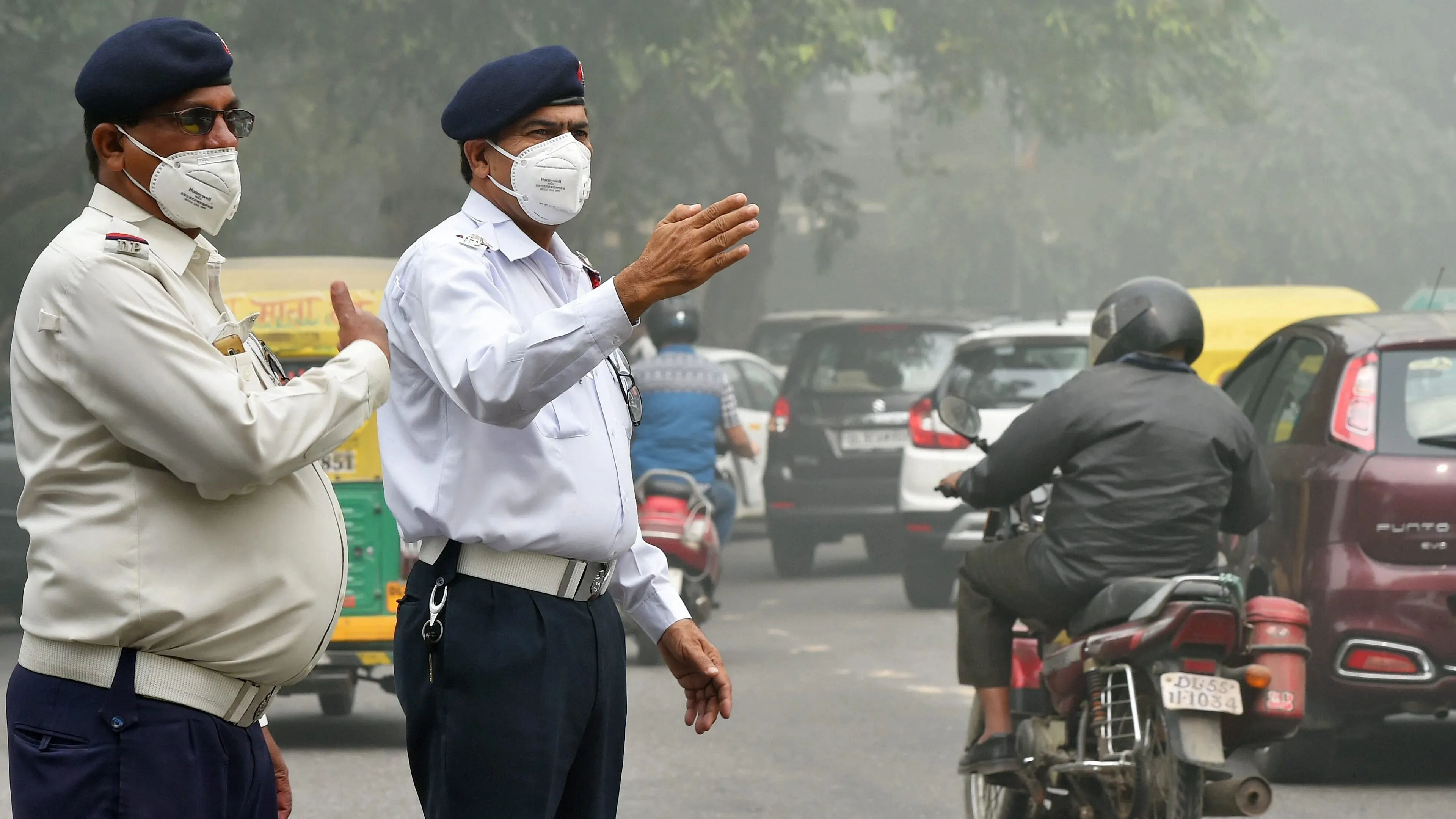 Noida Traffic Police’s Special Gift to Women Drivers No Challans on