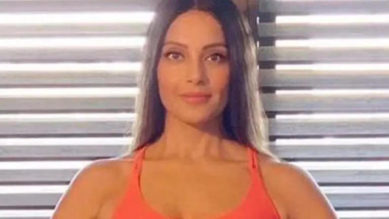Bipasha Basu speaks about women uplifting women with a stunning picture; See post Bipasha Basu