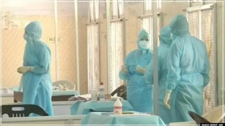 Tamil Nadu: Doctors, healthcare workers reside at hospital to prevent spread of COVID-19 Tamil Nadu