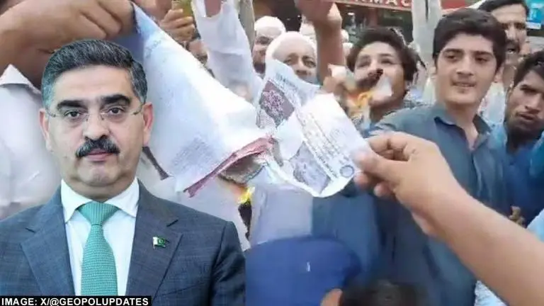 Pak interim PM calls rising power bill 'non-issue', cancels Kenya visit as protests rage Pakistan