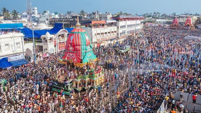 Lord Jagannath, Devi Subhadra's Chariots Reach Shree Gundicha Temple A ...