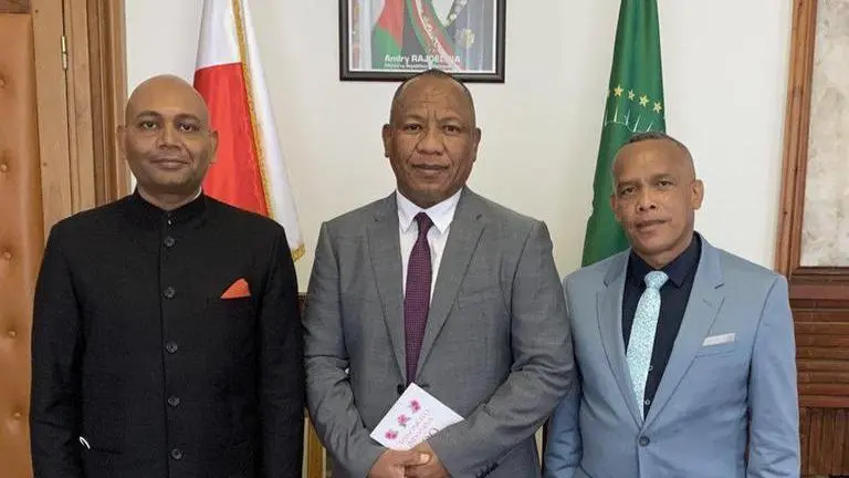 Indian envoy calls on Madagascar PM to discuss ways to deepen bilateral ties Indian