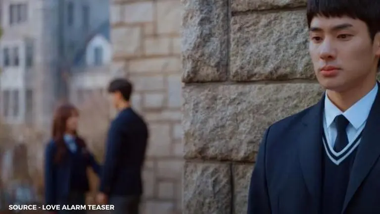 How many episodes are there in Love Alarm season 1? Binge Season 1 before season 2 arrives how many episodes are there in love alarm season 1