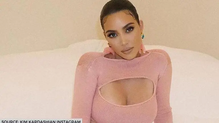 Kim Kardashian shares stunning throwback vacation picture, fans go gaga Kim Kardashian
