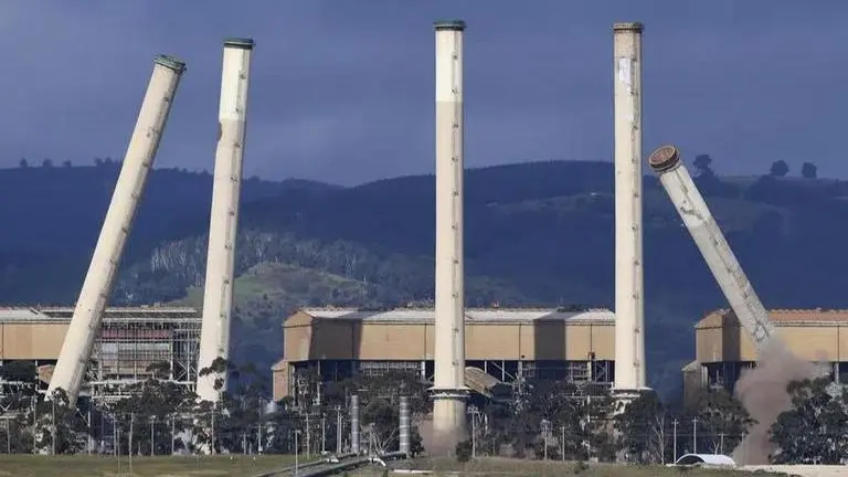 Australia takes key step toward making big polluters reduce emissions Australia