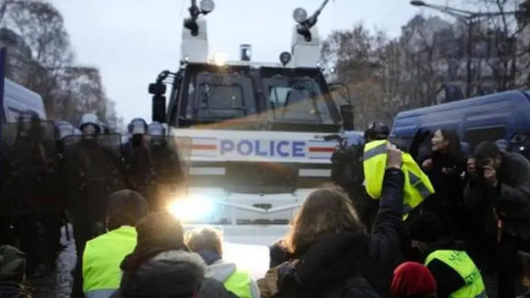 Paris: Yellow Vests activists organise anti-gov rallies over COVID pass, other policies France