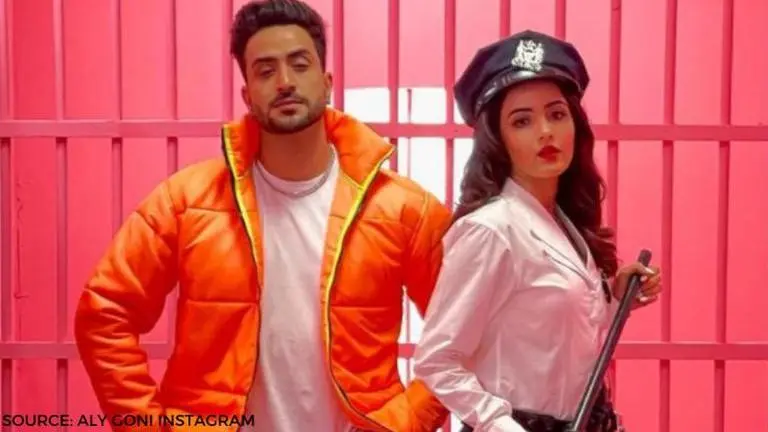 Aly Goni and Jasmin Bhasin groove to 'Tera Suit' in new video leaving fans in awe Aly Goni