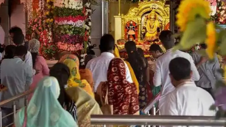 Rajasthan: Jaipur Temple prohibits entry to visitors wearing ripped jeans, mini-skirts Ripped jeans