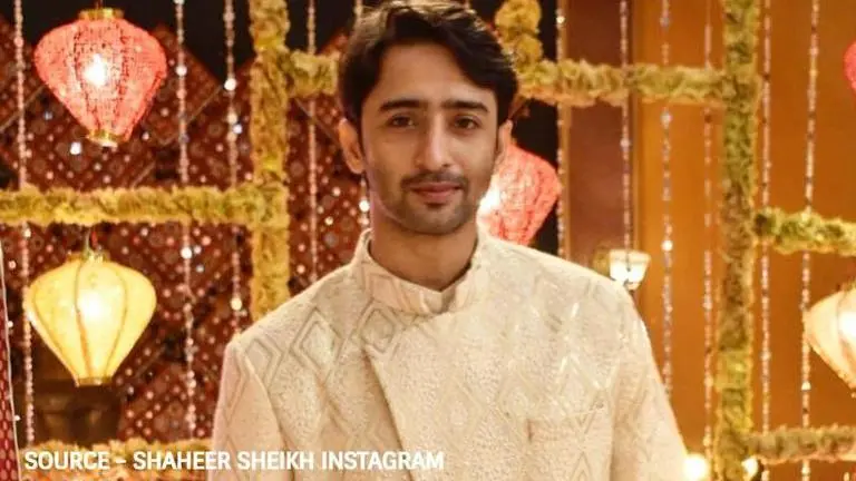 Shaheer Sheikh showcases quirky moves on 'Qismat Ki Hawa Kabhi Naram' with Sana Saeed Shaheer Sheikh