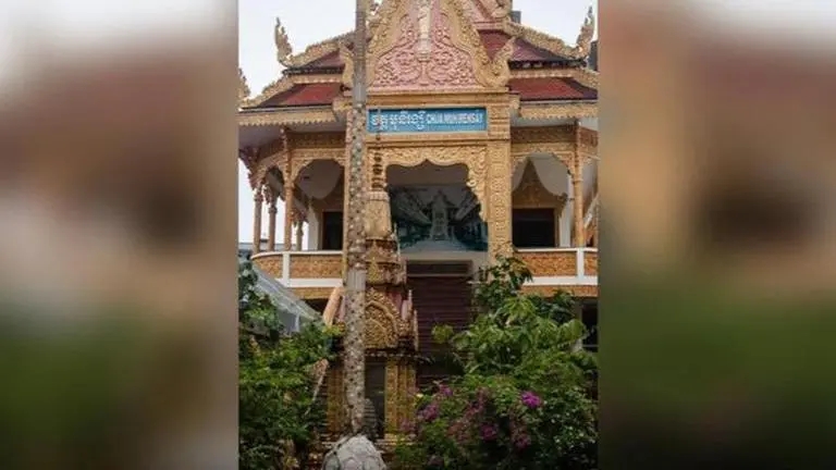 Vietnam: Buddhist temples to ring bells to honour COVID victims as caseload tops 1,045,397 Vietnam