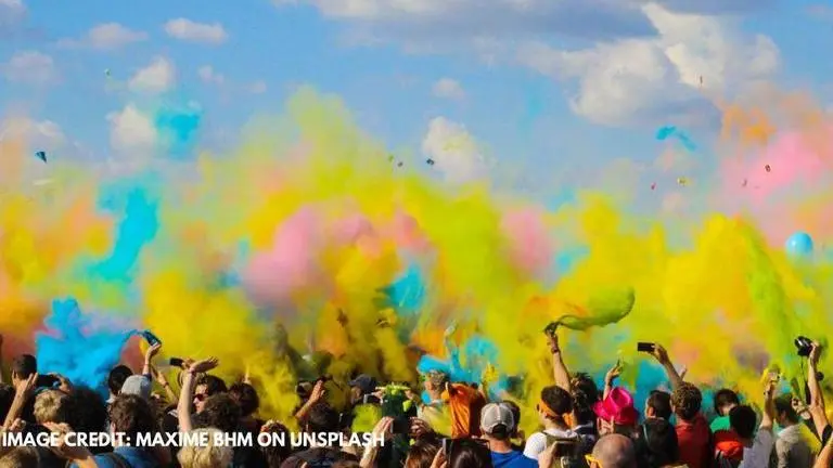 Holi wishes for friends: Meetings and greetings to share with your loved ones holi wishes for friends