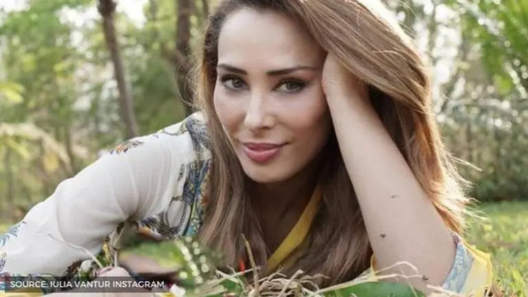 IULIA VANTUR