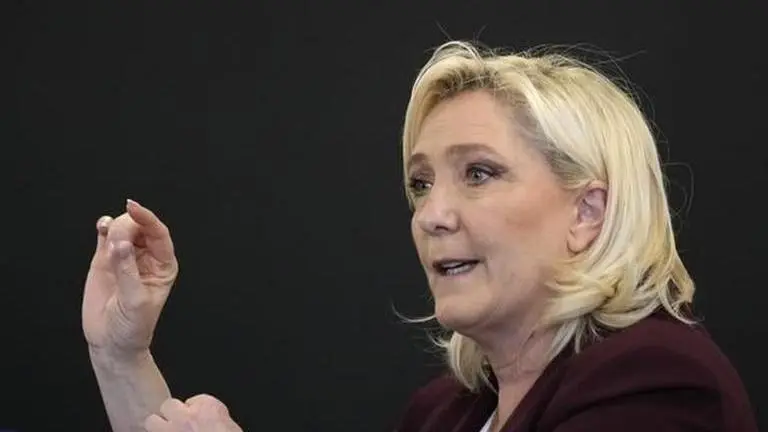 French Prez candidate Marine Le Pen vows to remove France from NATO military structure France