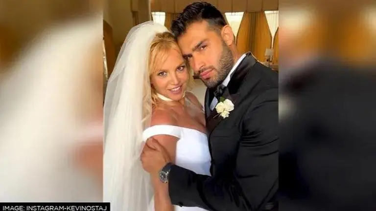 Britney Spears & Sam Asghari obtain restraining order against singer's ex Jason Alexander Britney Spears