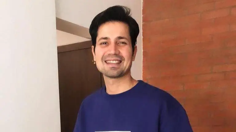 Sumeet Vyas to feature next in political drama 'Dark7White,' shares his first look Sumeet Vyas to feature next in political drama 'Dark7White,' shares his first look