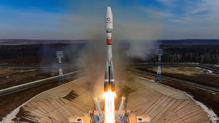 Russia launches fleet of 36 OneWeb broadband satellites aboard Soyuz rocket Russia