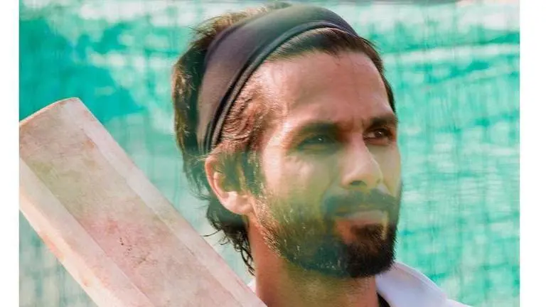 Shahid Kapoor's upcoming sports drama 'Jersey' gets a release date Shahid Kapoor's next sports drama 'Jersey' gets release date, to run this Diwali in cinema