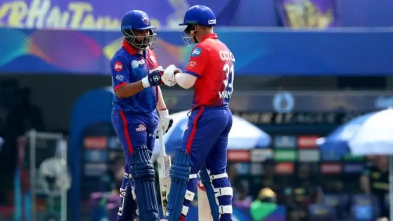 DC vs KKR: David Warner, Prithvi Shaw shine as Delhi Capitals hit 215 for 5 vs Kolkata Shaw and Warner