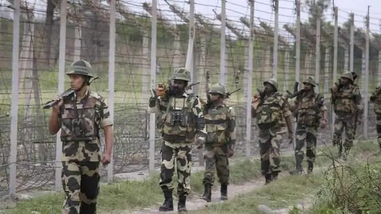 UP: BSF constable arrested, cop suspended after clash in police station COVID-19